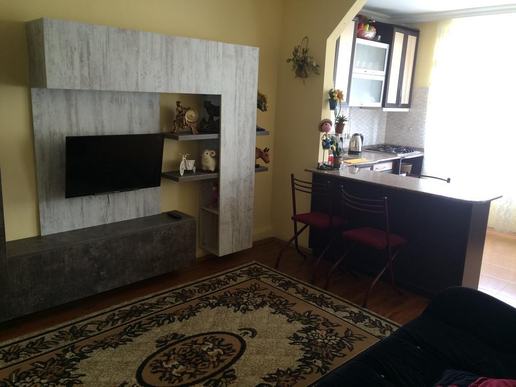 Apartment On Khinikadze 4 Μπατούμι Εξωτερικό φωτογραφία